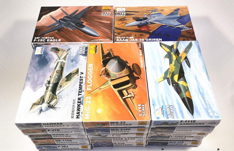 Model Kit Revell - 25 adet 1/144 plastik montaj avcı