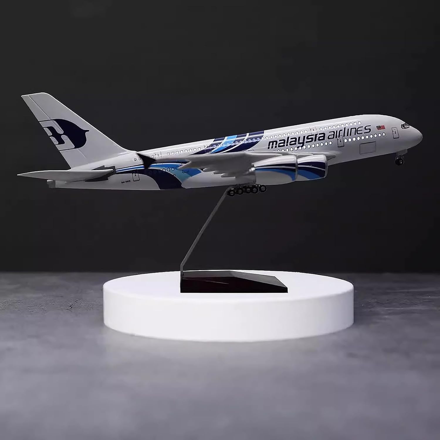 1:160 Ölçekli Malezya Havayoll - Model Kit Plane incelemesi ve fiyatı